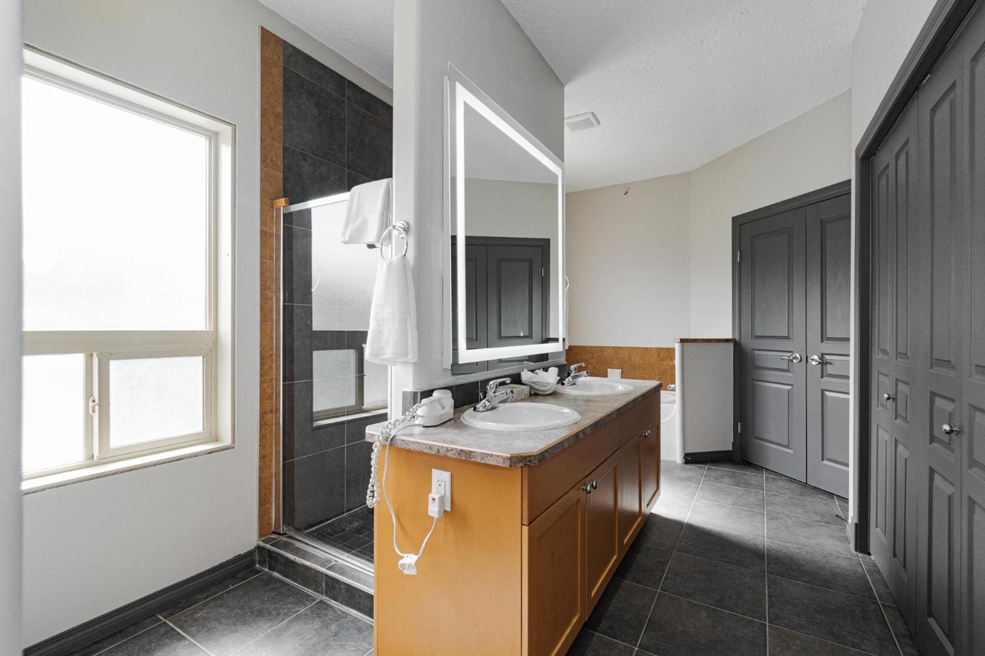 Premier Residence - Fort Mcmurray Exterior foto